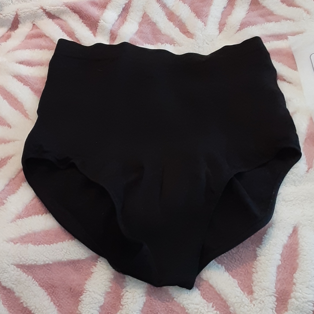 Nwot Shaper
